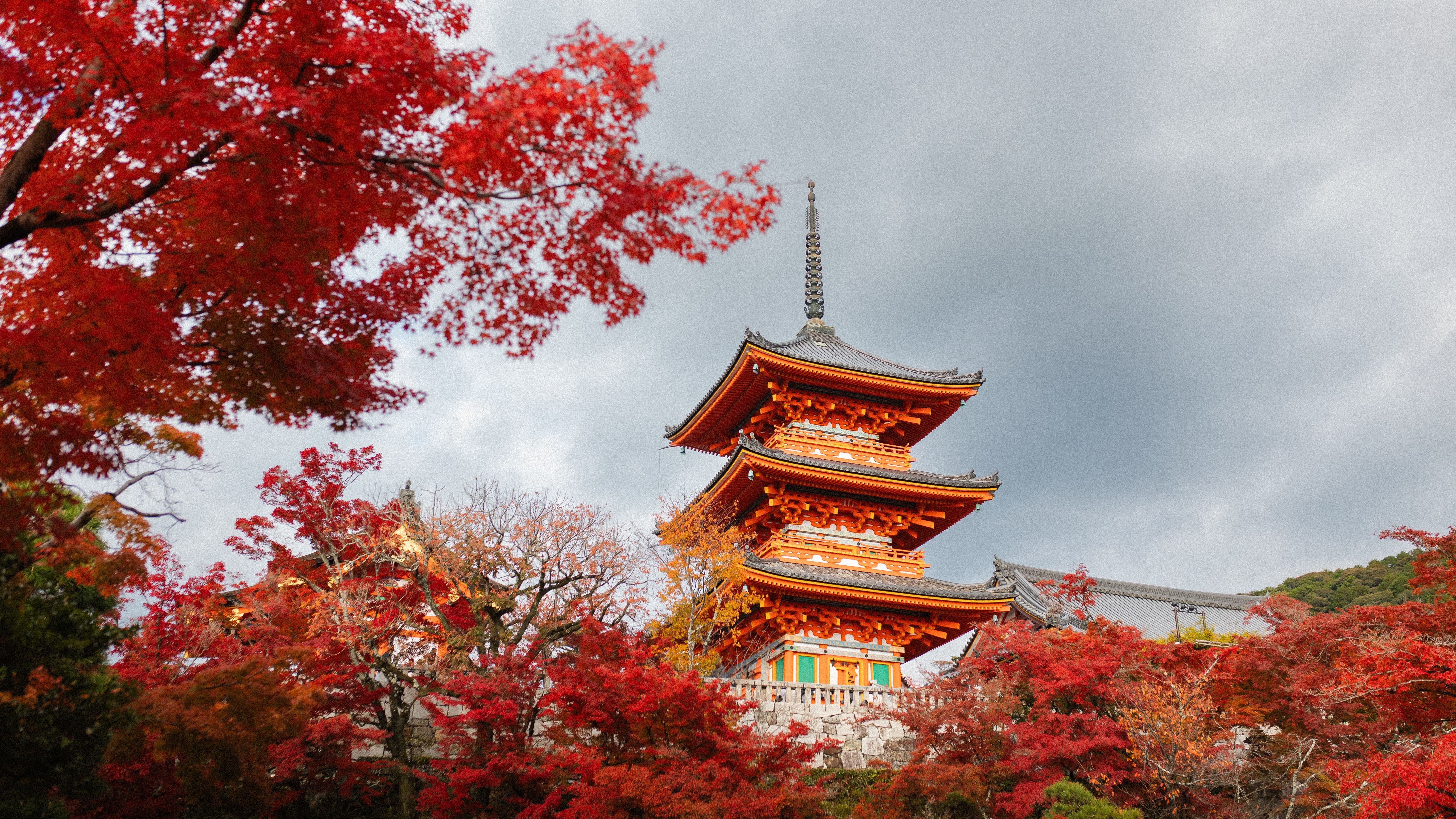 Templo Kiyomizu-dera em Kyoto no outono
